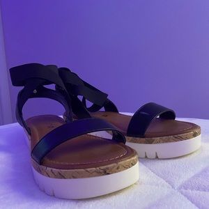 UNISA BLACK STRAP SANDALS
